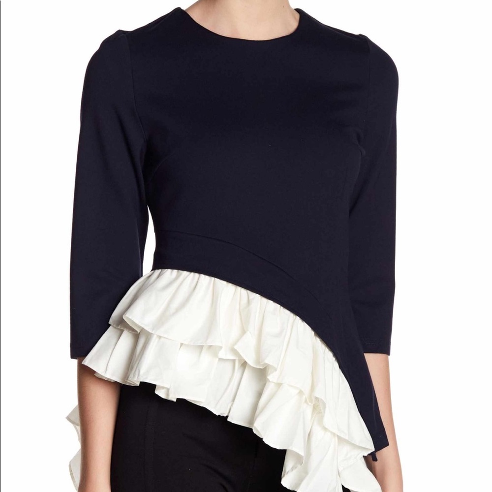 Assymetric teared top